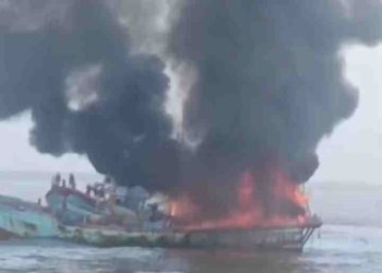 Tragedi di Perairan Belawan Kebocoran Knalpot Picu Kebakaran Hebat KM Merpati Indah 7, ABK Nekat Melompat ke Laut Lepas