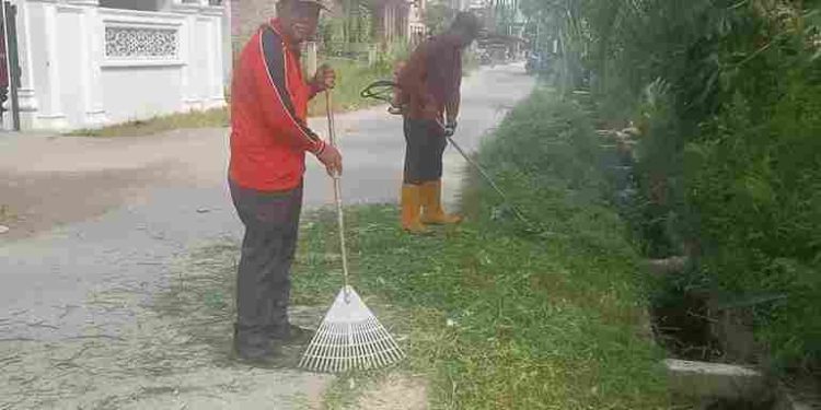 Sambut HUT ke-81 RI, Lurah Semula Jadi Gelar Gotong Royong