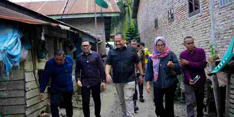 Bupati Batu Bara Kunjungi Warga Terdampak Musibah di Desa Petatal