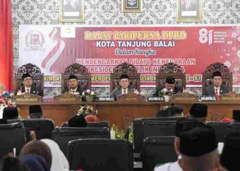 Wali Kota Mahyaruddin Hadiri Rapat Paripurna DPRD Tanjungbalai
