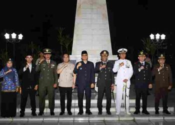 Wawako Tanjungbalai Hadiri Apel Kehormatan dan Malam Renungan Suci di Taman Makam Pahlawan