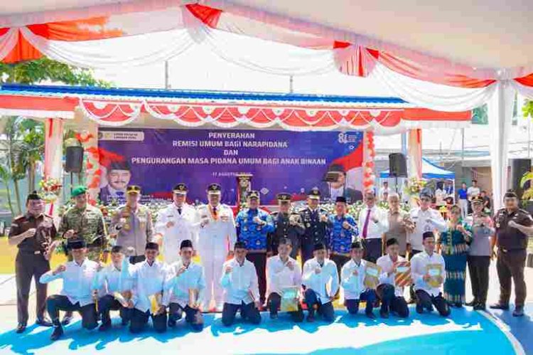 Bupati Batu Bara Serahkan Remisi di Lapas Labuhan Ruku, 24 Warga Binaan Langsung Bebas
