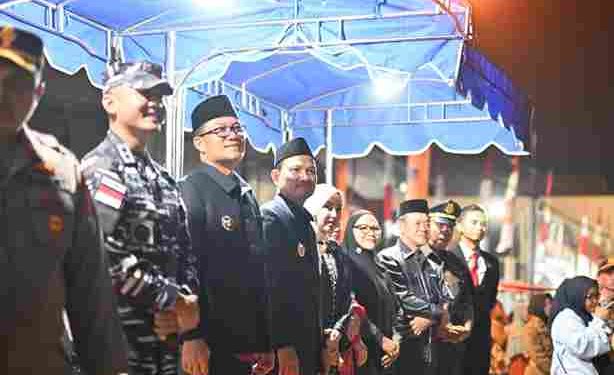 Sambut HUT-81 Kemerdekaan RI, Wali Kota Tanjungbalai Lepas Pawai Obor