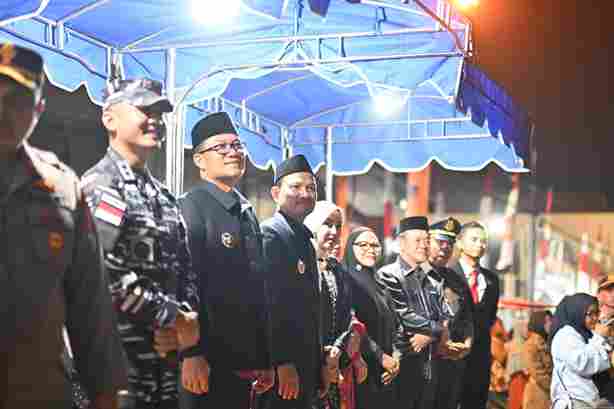 Sambut HUT-81 Kemerdekaan RI, Wali Kota Tanjungbalai Lepas Pawai Obor