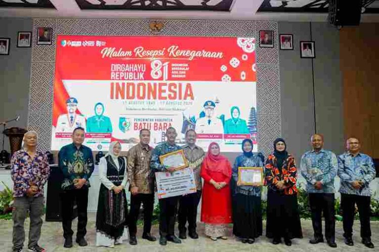 Bupati Batu Bara Apresiasi Paskibraka pada Malam Resepsi Kenegaraan HUT ke-81 RI