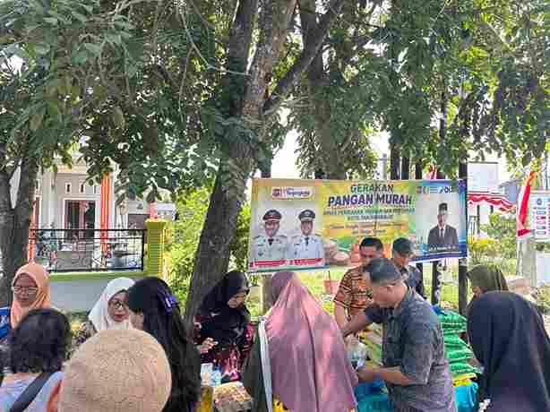 Wawako Tanjungbalai Tinjau Gerakan Pangan Murah di Kelurahan Sijambi