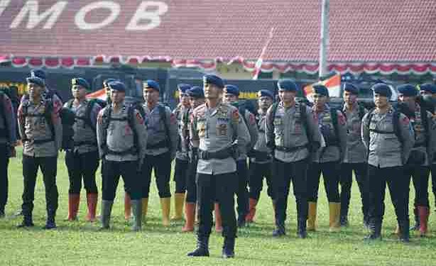 Brimob Sumut Bergerak ke Karo, 100 Personel Siap Temani Warga di Tengah Erupsi Gunung Sinabung