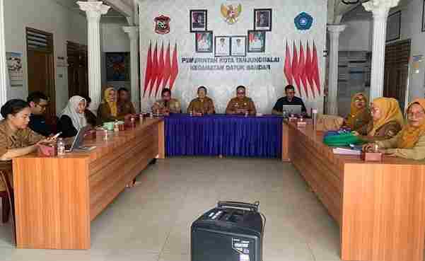 426 Kartu BPJS Ketenagakerjaan Dibagikan di Kecamatan Datuk Bandar