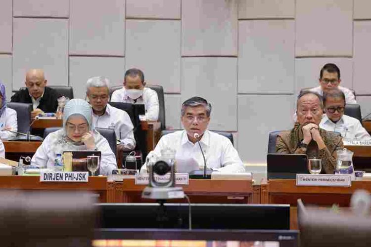 Pemerintah Serahkan DIM RUU Pelindungan Ketenagakerjaan kepada DPR