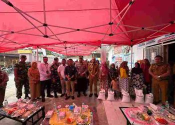 Wali Kota Tanjungbalai Hadiri Penyaluran Bantuan Pangan di Kelurahan Beting Kuala Kapias