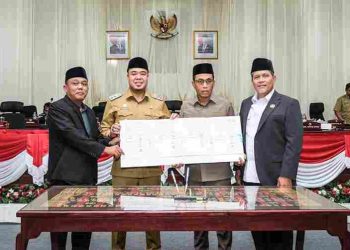 Wabup Batu Bara Hadiri Rapat Paripurna Pendapat Akhir Fraksi terhadap Rancangan KUPA – PPAS