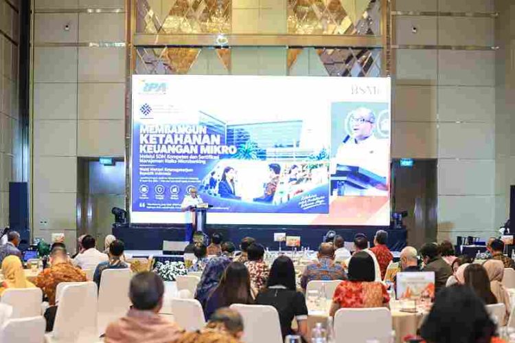 Wamenaker Tekankan Kompetensi SDM dalam Pengelolaan Risiko Microbanking
