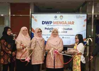 Kemnaker Bekali Penyandang Disabilitas Keterampilan Membuat Jus Sehat