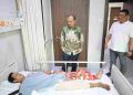 Wali Kota Tanjungbalai Jenguk Pekerja Dinas LH Alami Kecelakaan Kerja di RS Siloam Medan