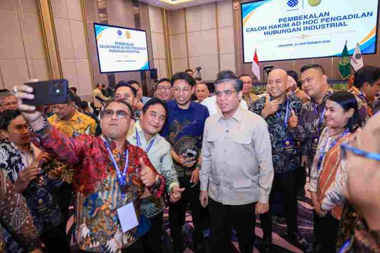 Menaker: Hakim Ad Hoc PHI Jaga Kepastian Hukum