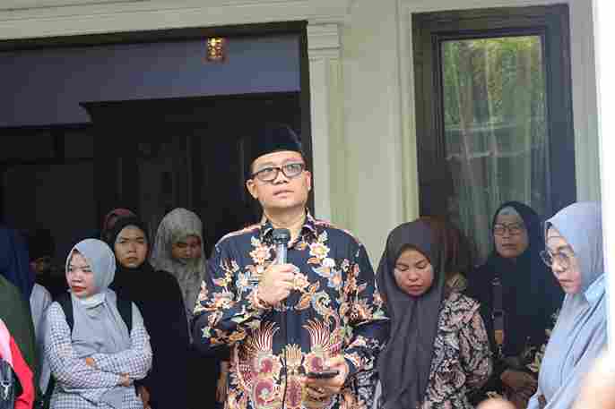 Wawako Tanjungbalai Melayat ke Rumah Duka ASN Bapperida Armein Daulay
