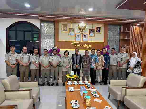 Wali Kota Terima 31 Sertifikat Aset Tanah Milik Pemko Tanjungbalai dari BPN