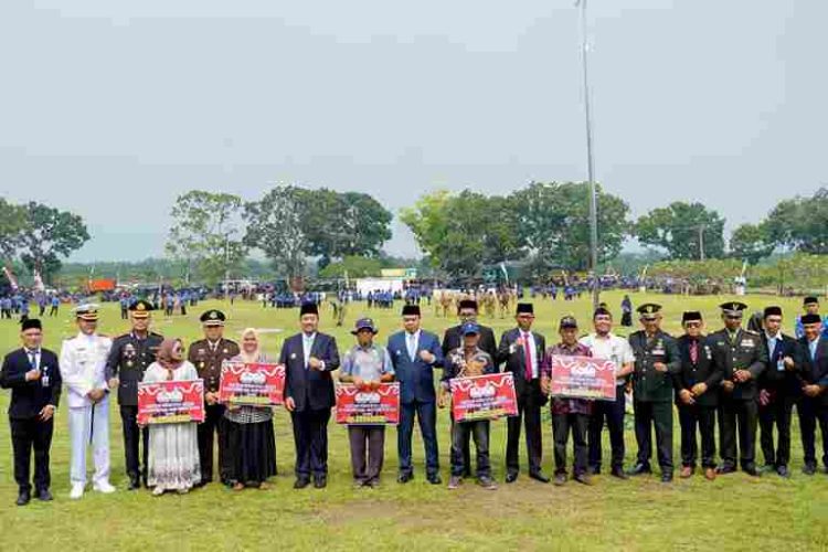 Bupati Batu Bara Pimpin Upacara Hari Kesaktian Pancasila 2026, Serahkan Bantuan Bedah Rumah dan Penghargaan Lomba Kebersihan Sekolah