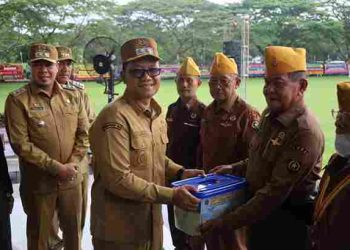 Wawako Tanjungbalai Serahkan Bantuan Korban Kebakaran
