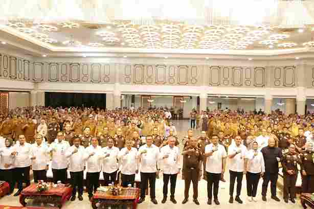 Wali Kota Bersama Gubsu, dan 33 Kepala Daerah Tandatangani MoU “Jaksa Sahabat Pendidik”