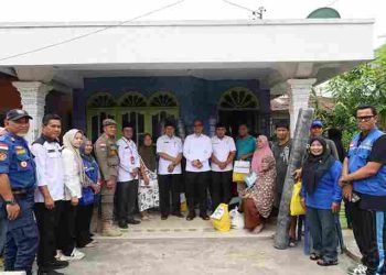 Wawako Fadly Abdina Serahkan Bantuan Korban Kebakaran