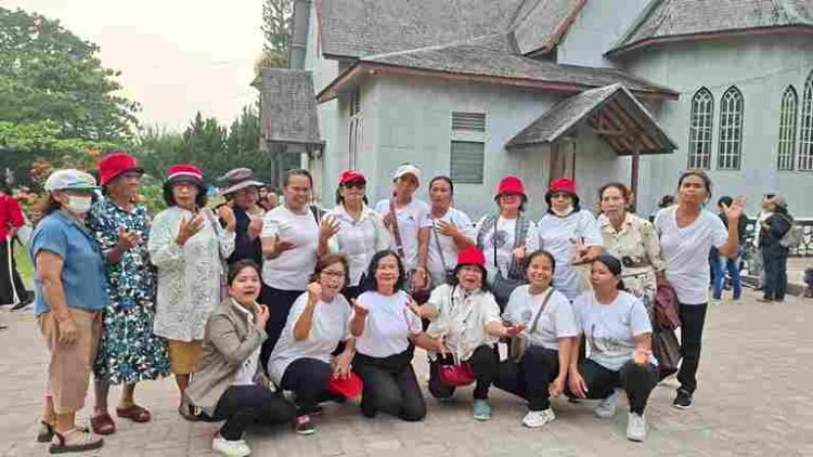 Tim PO HKBP Resort Balige Sabet Juara 2 Lomba Sarung dan Over Bola
