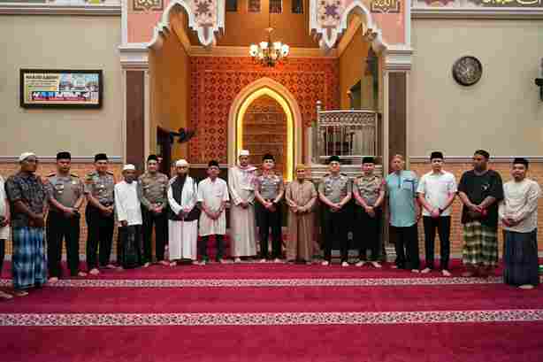 Sholat Subuh Bersama Masyarakat, Kapolda Sumut Ajak Perkuat Persatuan dan Perangi Narkoba