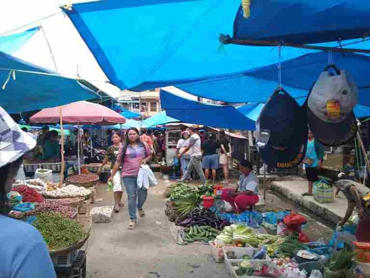 Pasar Tradisional di Porsea Kabupaten Toba Tetap Jadi Nadi Ekonomi Warga